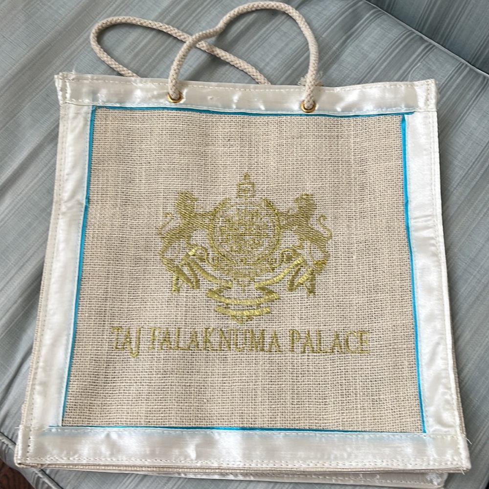 Jute shopping bag from Taj Falaknuma Palace - NWOT